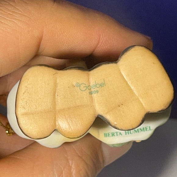 3 Vintage 1999 Goebel Berta Hummel Ceramic Christmas Ornament Figurines - Picture 6 of 9